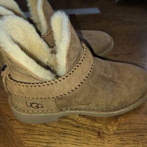 UGGs McKay Boots Womens Sz 6.5 Chestnut Suede Sheepskin Ankle Fur Lined Slip On